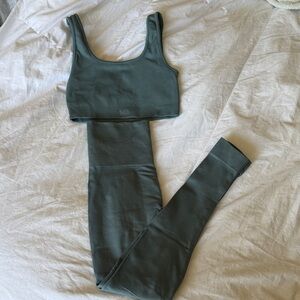 SET Active Ribbed Scoop Sports Bra in Dusty blue XS/S